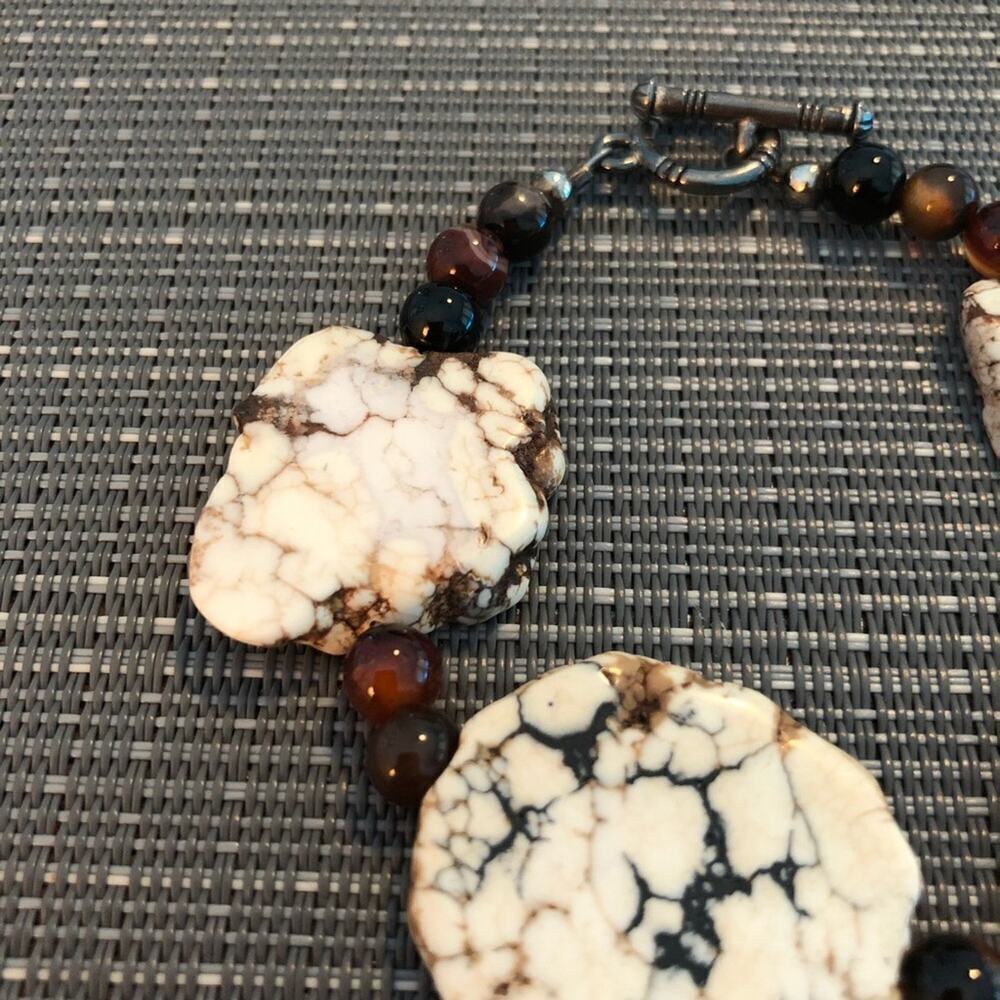🎊H•P🎊 White Turquoise & Brown Jade Bracelet - Picture 3 of 4